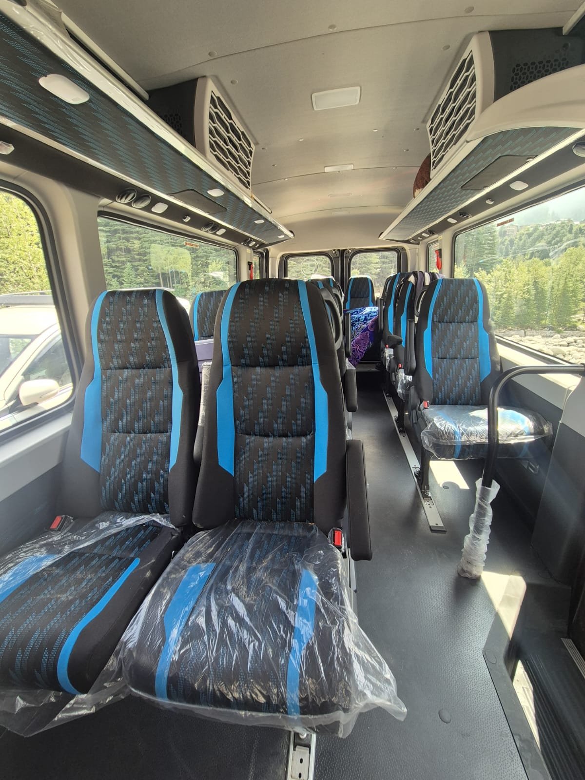 Urbania Tempo Traveller photo 11