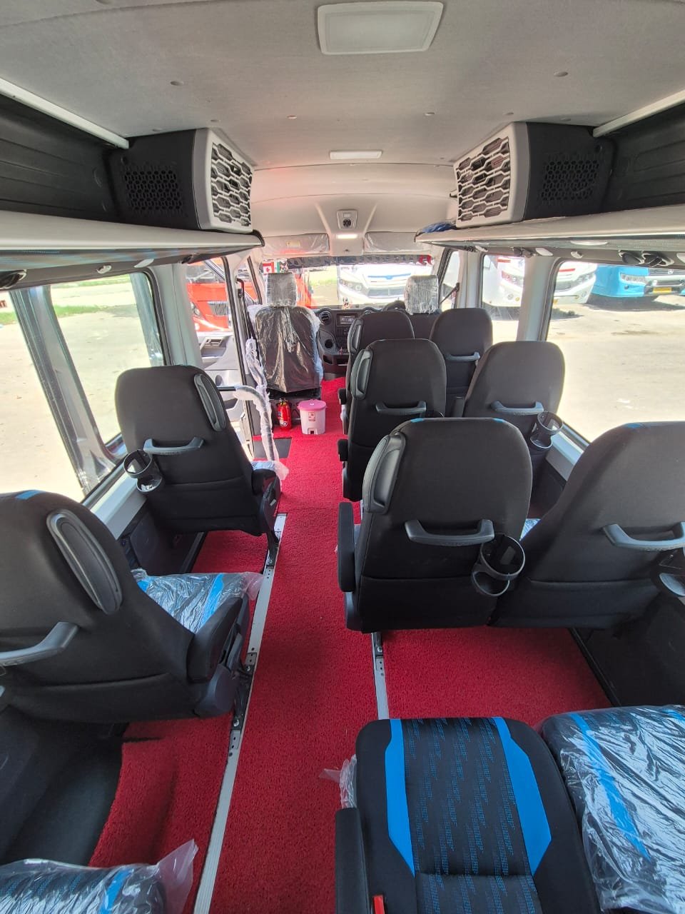 10 Seater Tempo Traveller